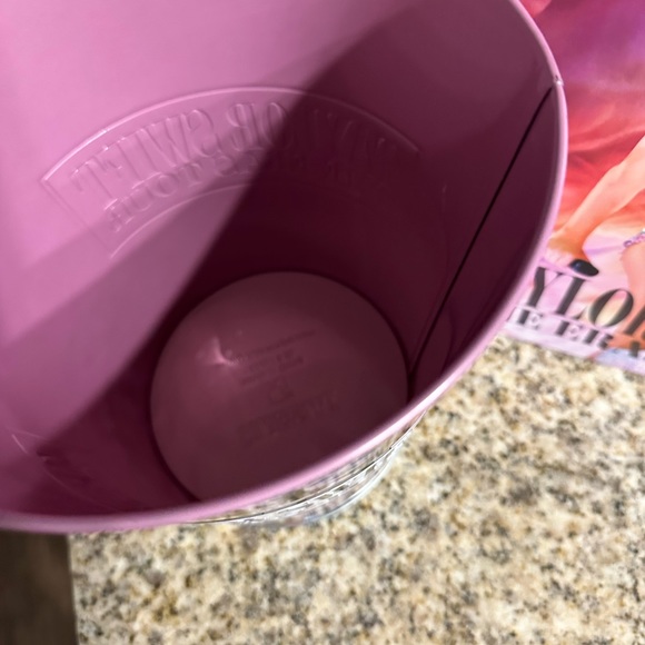 Taylor Swift The Update Tour Movie Large Popcorn Tin & Cup by - Limited Edition - Picture 10 of 12